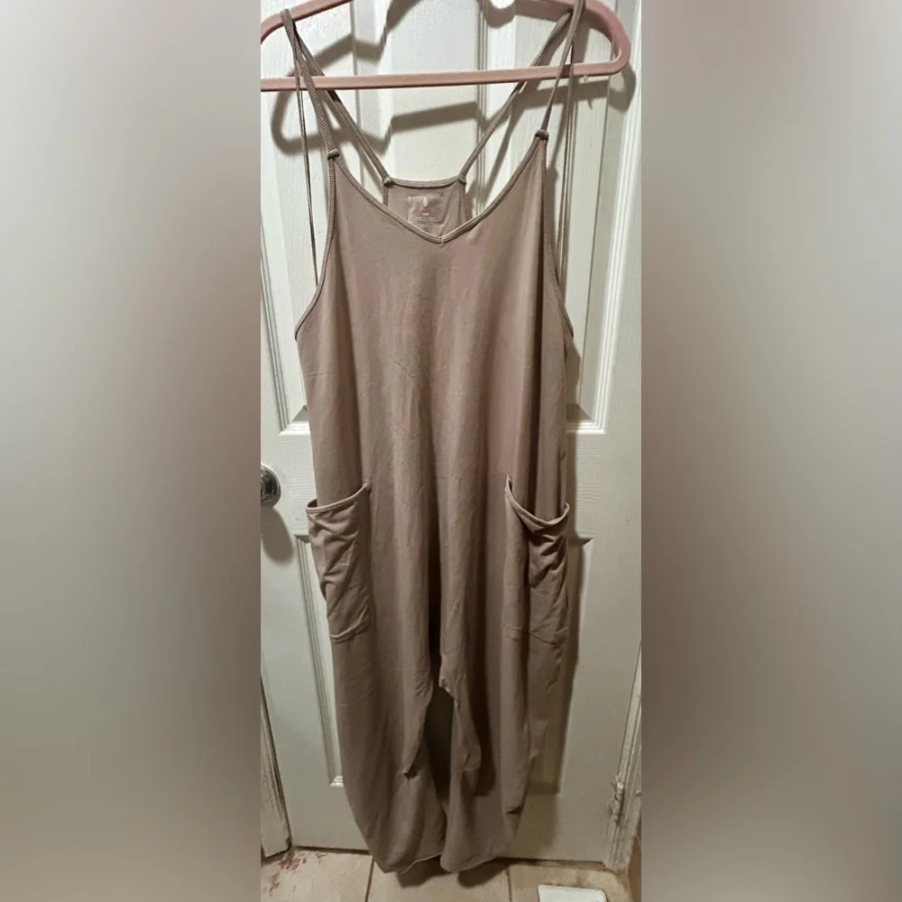 NWOT FREE PEOPLE Hot Shot Onesie Color: Mocha Latte Size: Medium